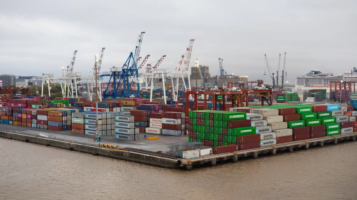 China's Export Boom Drives Global Trade Surplus Toward Record Trillion-Dollar Mark