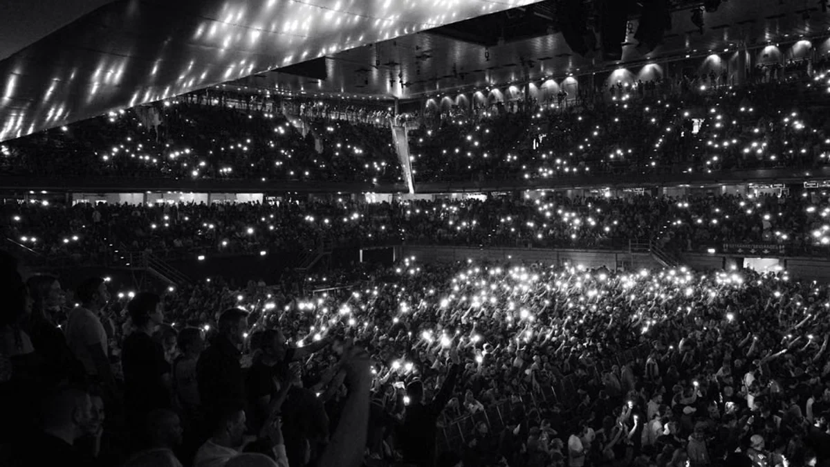 Zach Bryan Announces Massive 2025 Stadium Tour Amid Box-Office Surge