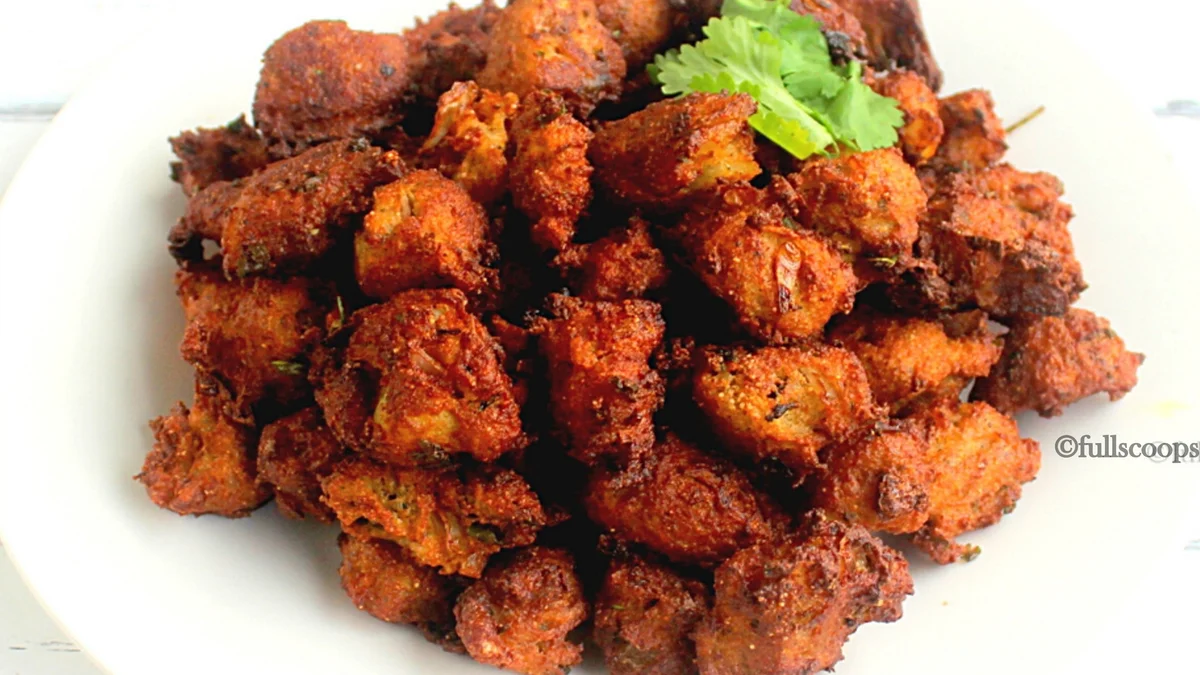 समोसा-कचौड़ी छोड़िए! रिमझिम बारिश में मिनटों में तैयार करें आलू-सूजी के कुरकुरे लच्छेदार पकौड़े, देखते ही आ जाएगा मुंह में पानी