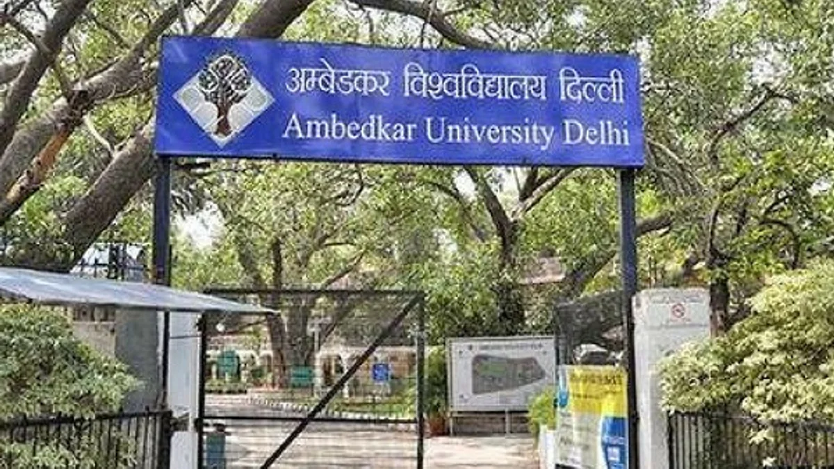 यूनिवर्सिटी कैंपस में उग्र प्रदर्शन और हाथापाई के बाद प्रशासन का कड़ा रुख, 10 छात्रों को किया सस्पेंड; जांच शुरू