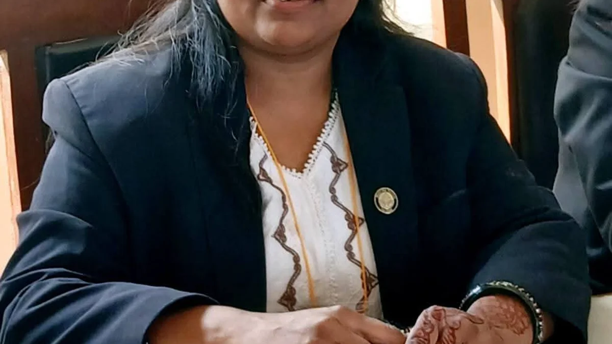 वीडियो: शादी के 9 महीने बाद रहस्यमय हालात में मिला 19 साल की नवविवाहिता का शव, ससुराल के दरवाजे पर ही हुआ अंतिम संस्कार