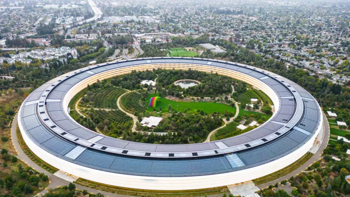 Elizabeth Holmes Documentary Reopens Debate Over Silicon Valley Fraud Culture