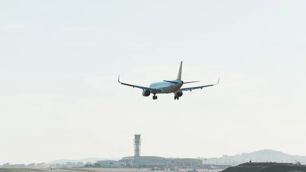 Singapore Airlines Flight SQ31 Diverts Following Technical Alert
