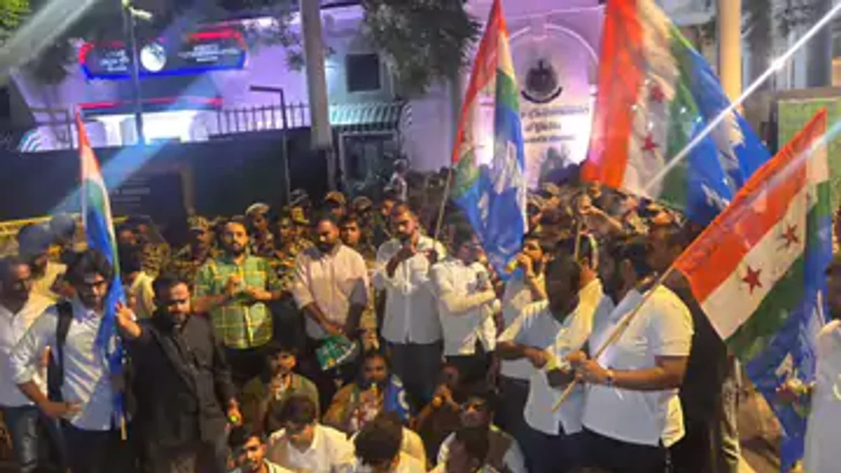 संसद मार्ग पर आधी रात को बड़ा हंगामा: NSUI अध्यक्ष विनोद जाखड़ समेत कई कार्यकर्ता हिरासत में
