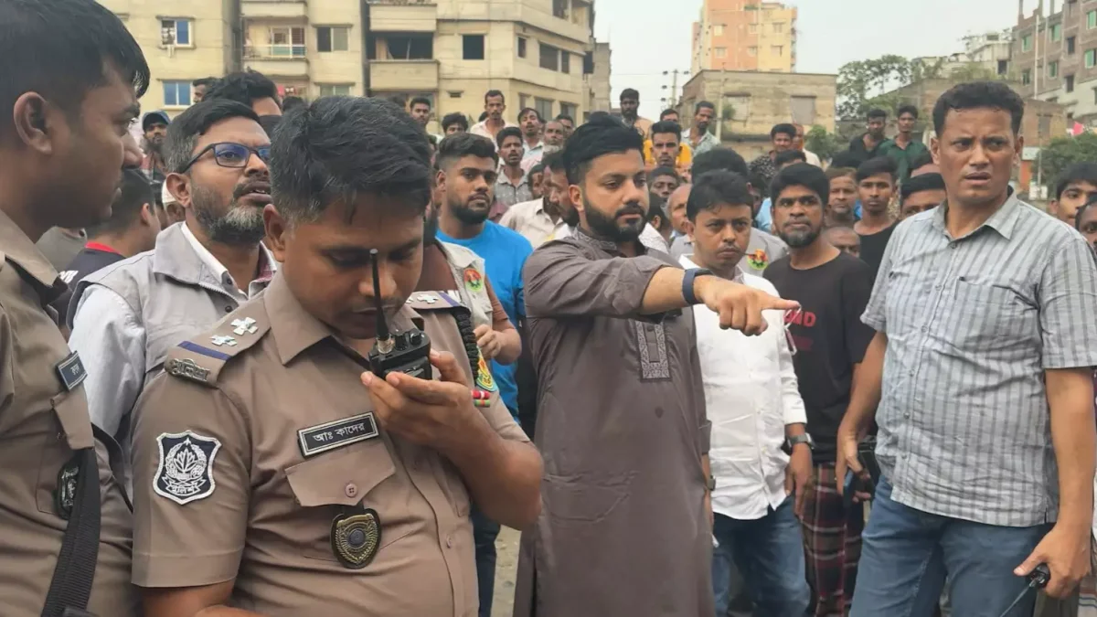 हाथ में पिस्तौल और ताबड़तोड़ एक्शन: बांग्लादेश में मंत्री के ड्रग्स तस्करों को पकड़ने पर मचा बवाल