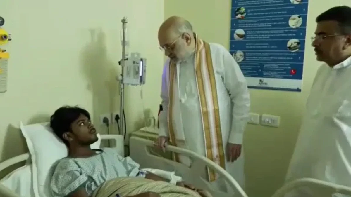 Kolkata Durga Puja Stampede: Amit Shah Visits Injured at Hospital, SIT Probe Ordered