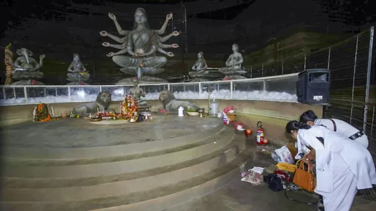 Kolkata Durga Puja Stampede: 19 Dead After Pandal Overcrowding and False Announcement at Chorbagan