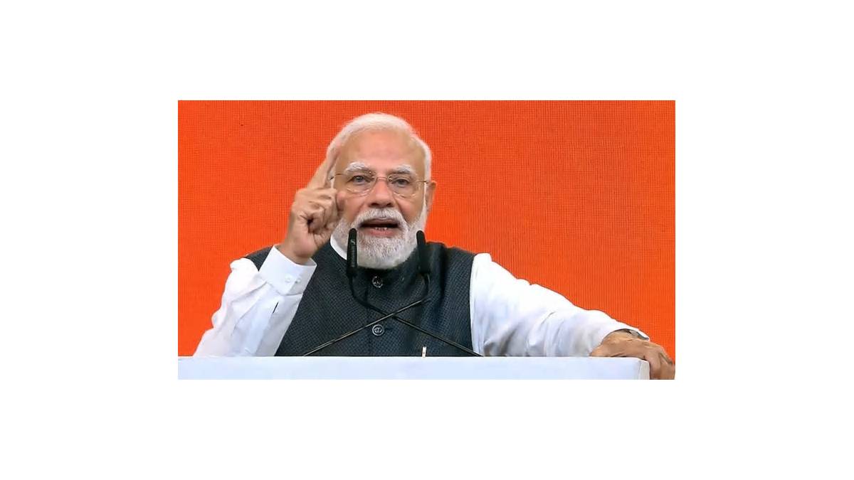 सरकार के प्रमुख के तौर पर 25 साल पूरे होने पर पीएम मोदी ने लालकृष्ण आडवाणी से की मुलाकात, लिया आशीर्वाद