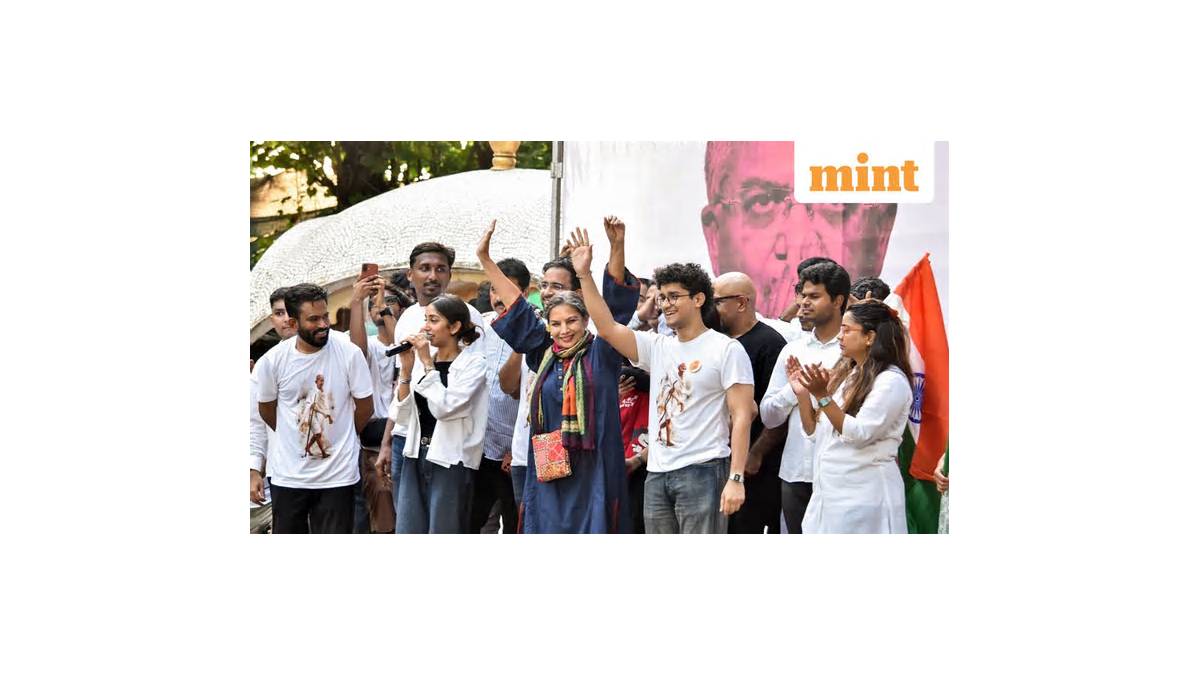 जंतर-मंतर पर प्रोटेस्ट की इजाजत नहीं मिलने पर भड़के कॉकरोच, सौरभ दास ने पूछा- पुलिस कौन होती है?