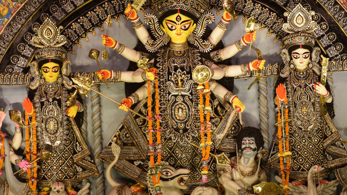 क्रिकेट के मैदान पर शतकों की आंधी, भारत-वेस्टइंडीज सीरीज से लेकर घरेलू टूर्नामेंट तक छाये बल्लेबाज