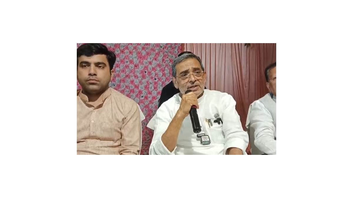 बिहार की सियासत में प्रशांत किशोर का बड़ा हमला: बोले- जाति के नाम पर वोट मांग रहे एनके यादव